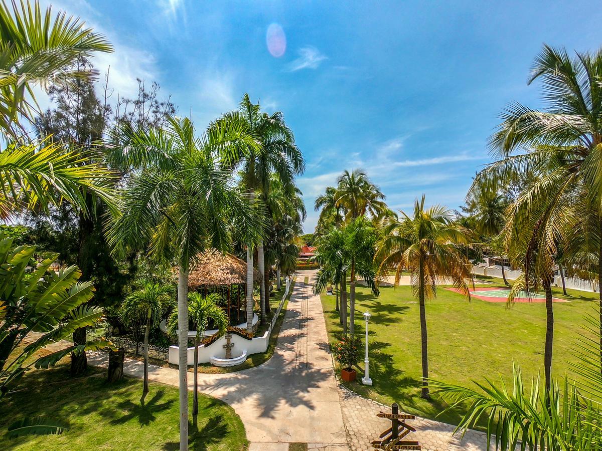 Moulin Sur Mer Beach Resort Монтруи Экстерьер фото