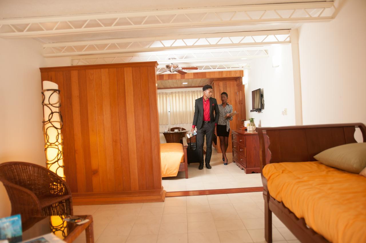 Moulin Sur Mer Beach Resort Монтруи Экстерьер фото